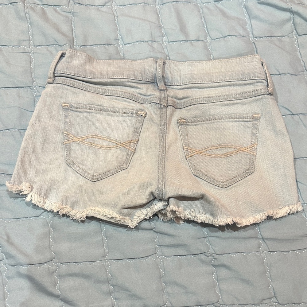 Abercrombie Kids Light Blue Distressed Jean Shorts size 9/10 - Picture 5 of 6